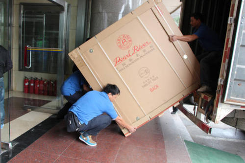 新邱钢琴贵重工艺品无忧运